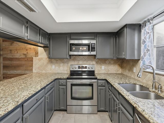 2713 Meadowstone Court, Carrollton, TX 75006