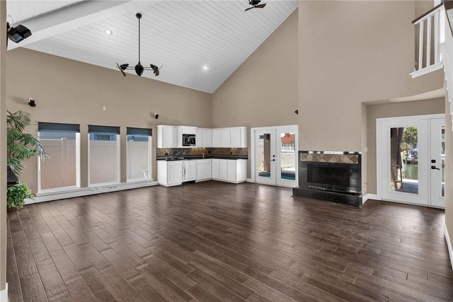 465 MARINA Dr, Port Aransas, TX 78373