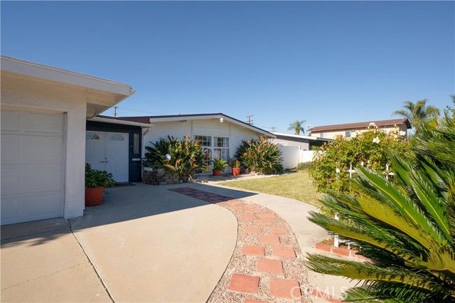 447 S Newton, Covina, CA 91723