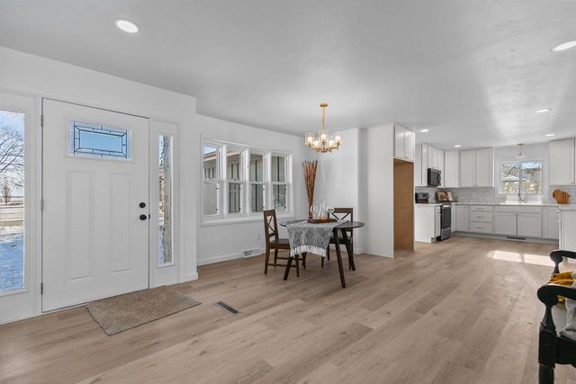 655 S PARK AVENUE, Neenah, WI 54956