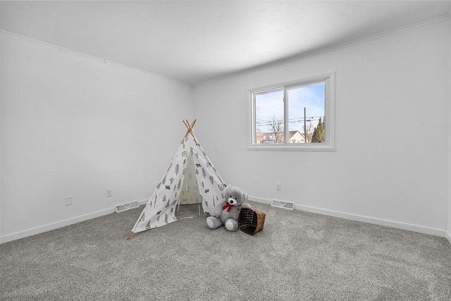 655 S PARK AVENUE, Neenah, WI 54956