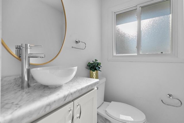 655 S PARK AVENUE, Neenah, WI 54956