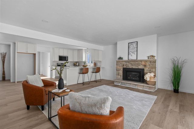 655 S PARK AVENUE, Neenah, WI 54956