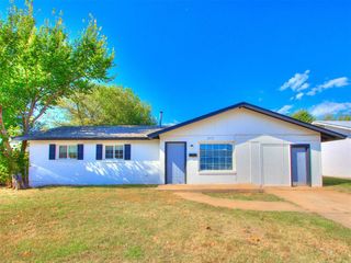 2513 N Nottingham Way, Moore, OK 73160