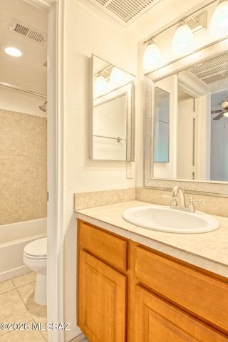 1810 E Blacklidge Dr Apt 219, Tucson, AZ 85719