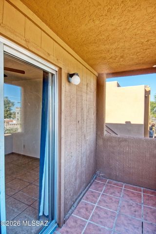 1810 E Blacklidge Dr Apt 219, Tucson, AZ 85719