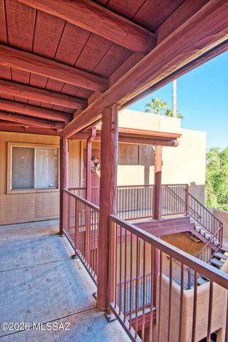 1810 E Blacklidge Dr Apt 219, Tucson, AZ 85719