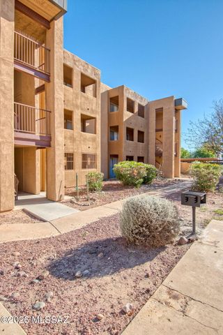 1810 E Blacklidge Dr Apt 219, Tucson, AZ 85719