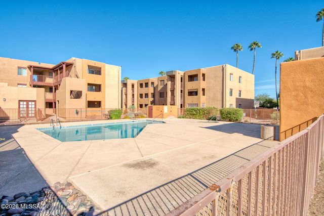 1810 E Blacklidge Dr Apt 219, Tucson, AZ 85719