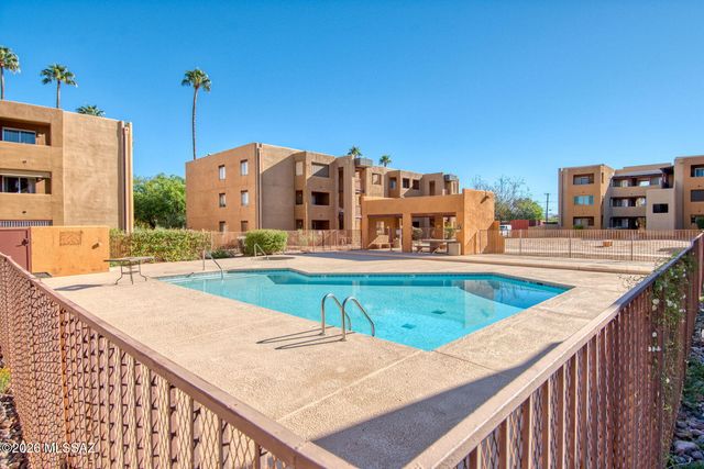 1810 E Blacklidge Dr Apt 219, Tucson, AZ 85719