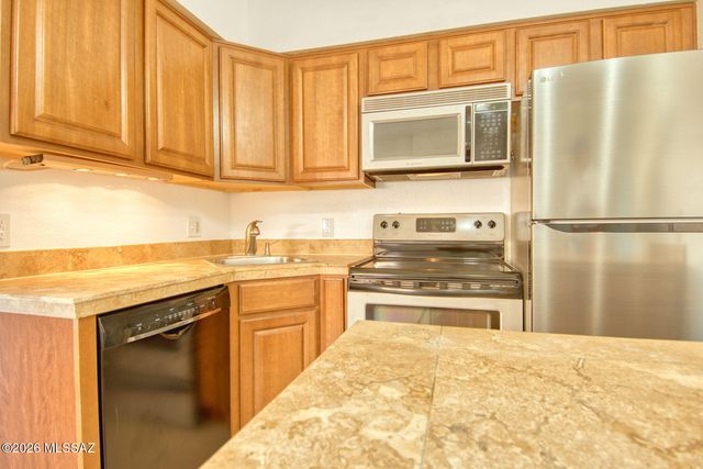 1810 E Blacklidge Dr Apt 219, Tucson, AZ 85719