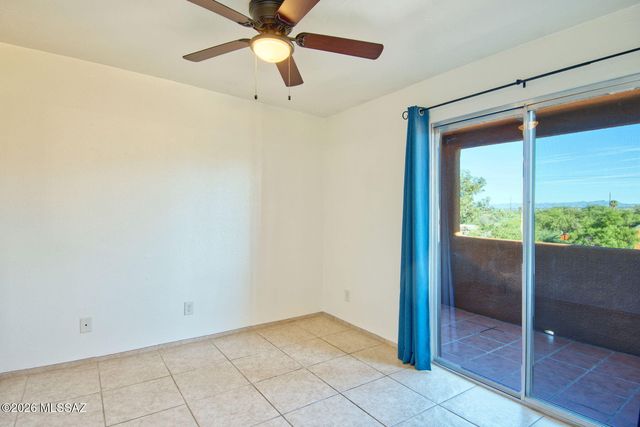 1810 E Blacklidge Dr Apt 219, Tucson, AZ 85719