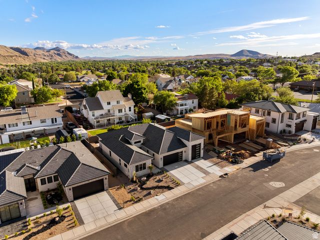 262 E 1100 N, Hurricane, UT 84737