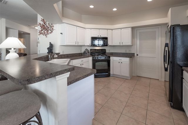 15803 SW 11TH COURT ROAD, Ocala, FL 34473