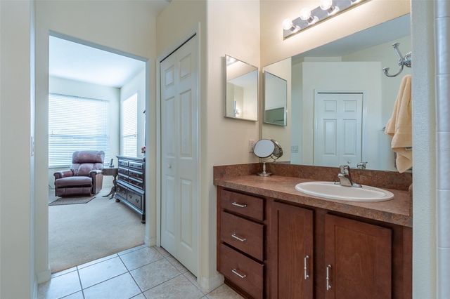 15803 SW 11TH COURT ROAD, Ocala, FL 34473