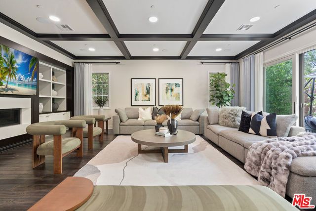 55 Suede, Irvine, CA 92602