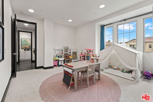 55 Suede, Irvine, CA 92602