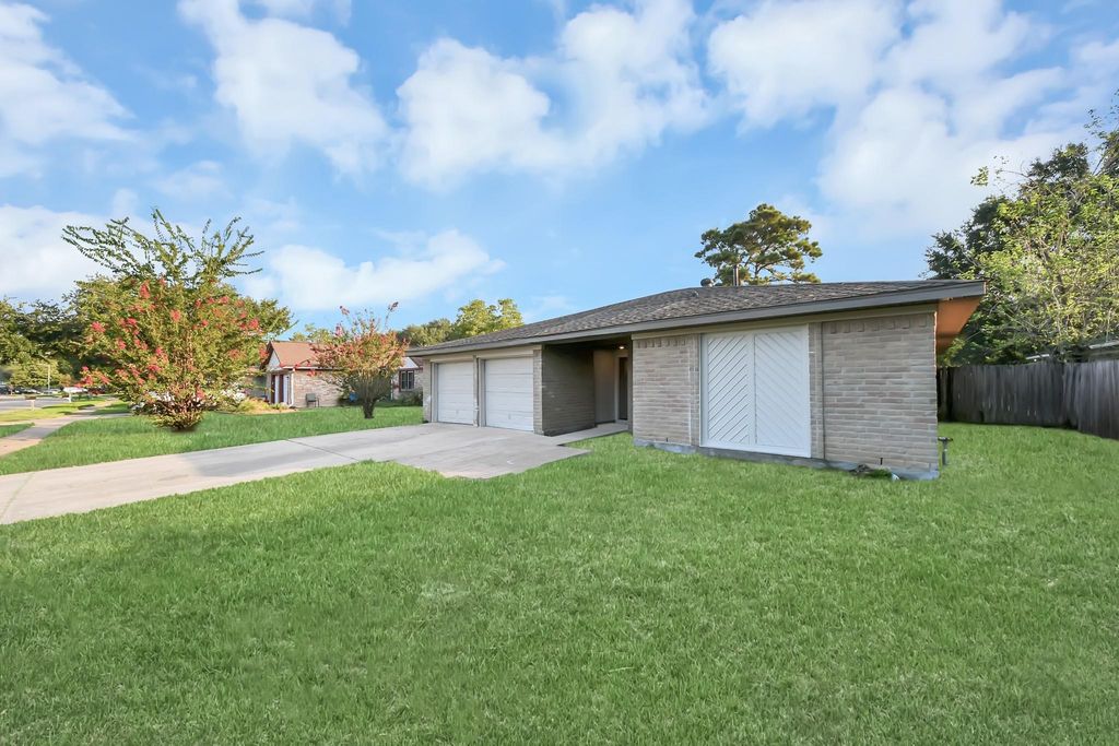 22614 Smokey Hill Drive, Katy, TX 77450