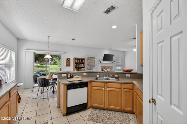 1844 CHATHAM VILLAGE Drive, Orange Park, FL 32003