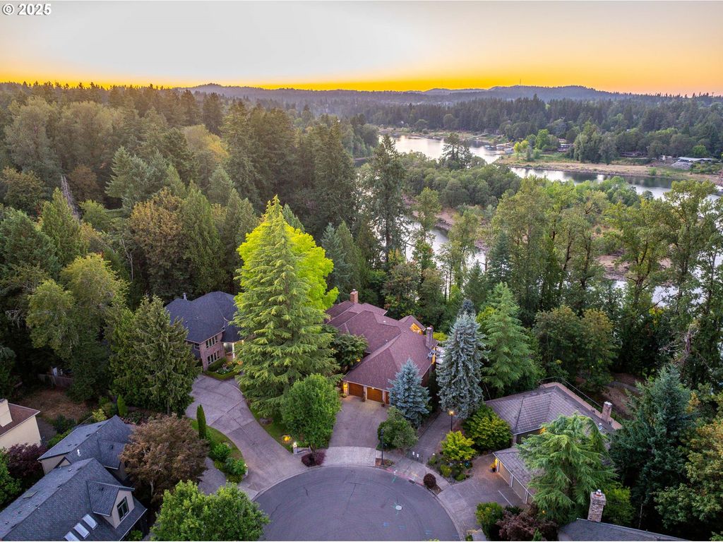 18225 RIVER EDGE Ct, Lake Oswego, OR 97034