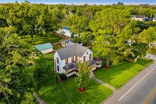 816 W Adoue Street, Alvin, TX 77511