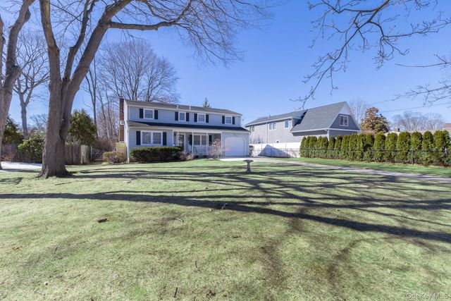 260 Washington Avenue, Saint James, NY 11780
