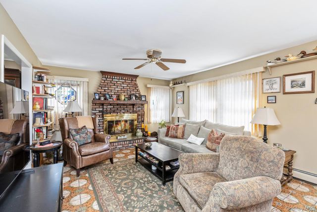 260 Washington Avenue, Saint James, NY 11780