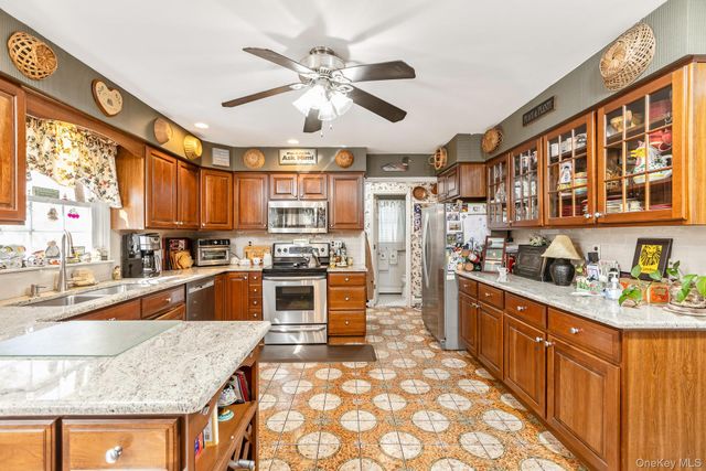260 Washington Avenue, Saint James, NY 11780