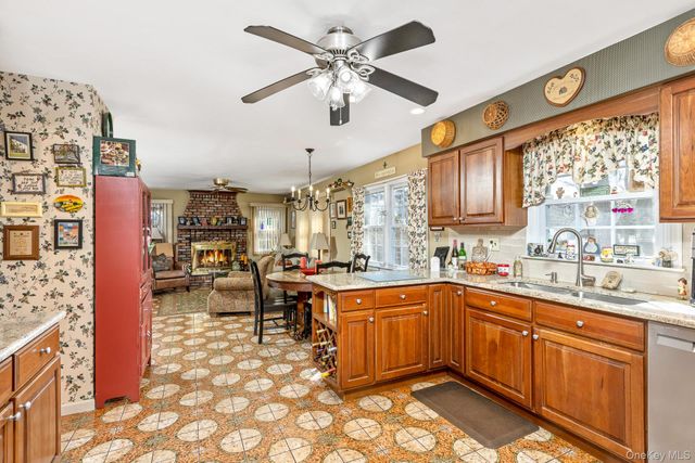 260 Washington Avenue, Saint James, NY 11780