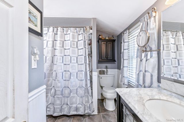 260 Washington Avenue, Saint James, NY 11780