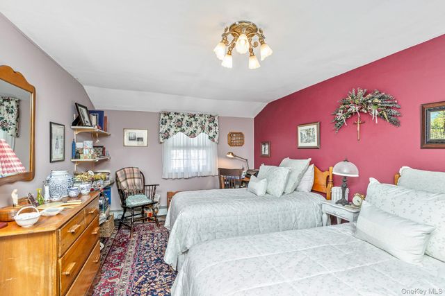260 Washington Avenue, Saint James, NY 11780