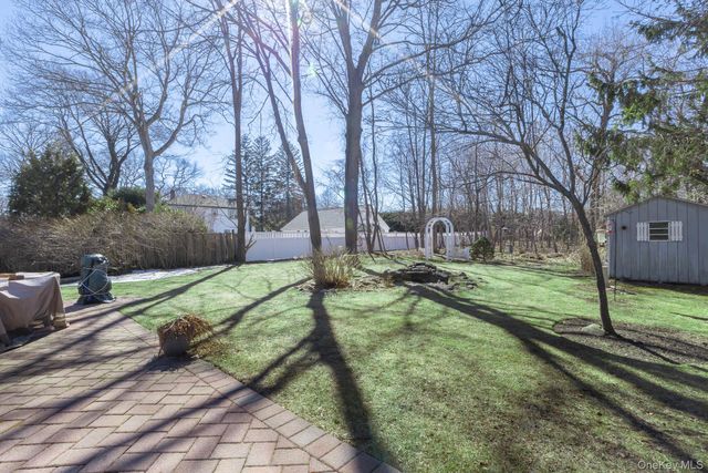 260 Washington Avenue, Saint James, NY 11780