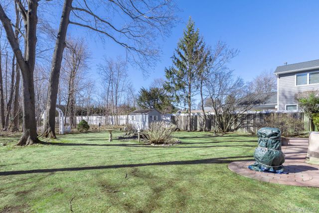 260 Washington Avenue, Saint James, NY 11780