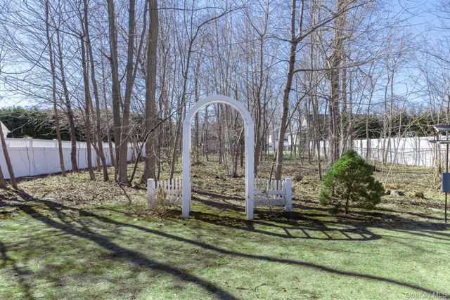 260 Washington Avenue, Saint James, NY 11780