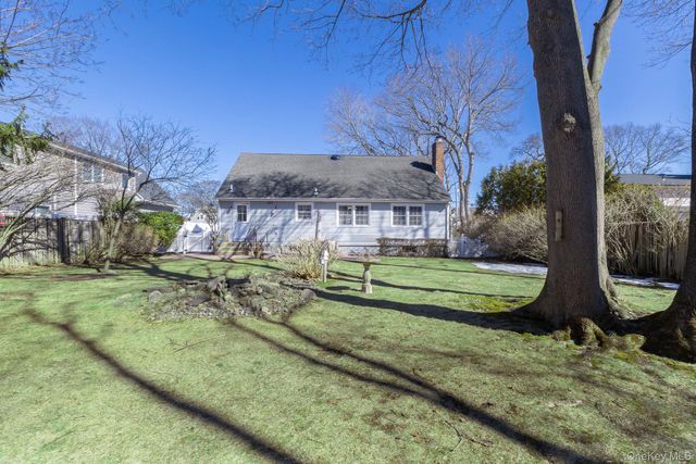 260 Washington Avenue, Saint James, NY 11780