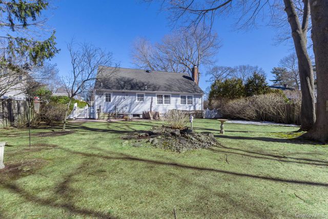 260 Washington Avenue, Saint James, NY 11780