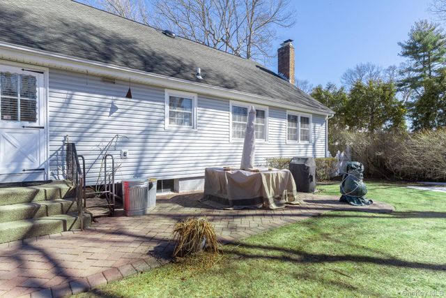 260 Washington Avenue, Saint James, NY 11780