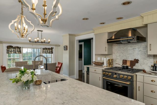 580 Pine Hill Road, Wolfeboro, NH 03894