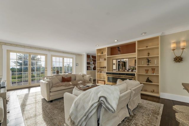 580 Pine Hill Road, Wolfeboro, NH 03894