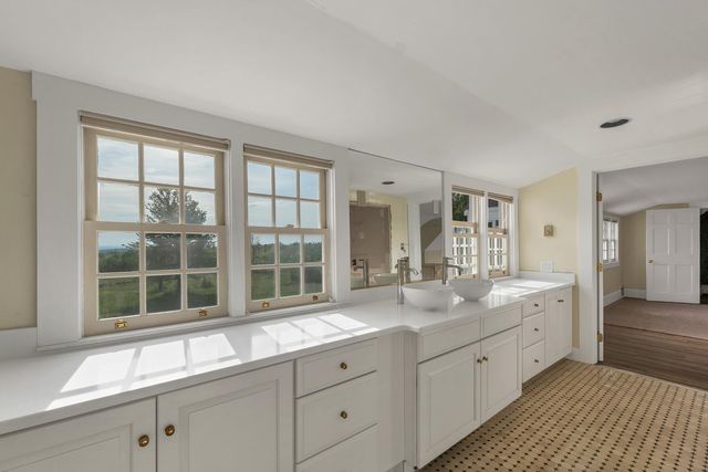 580 Pine Hill Road, Wolfeboro, NH 03894