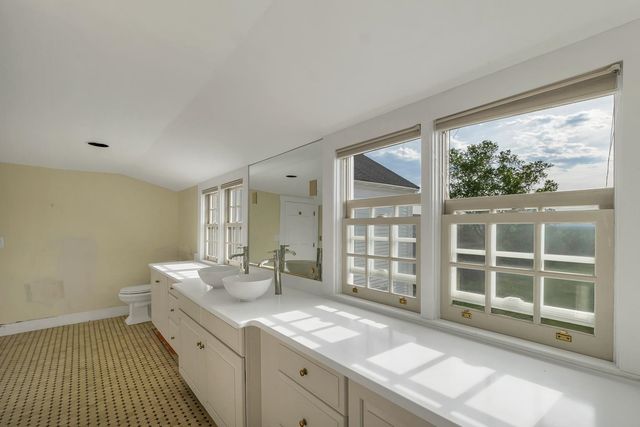 580 Pine Hill Road, Wolfeboro, NH 03894