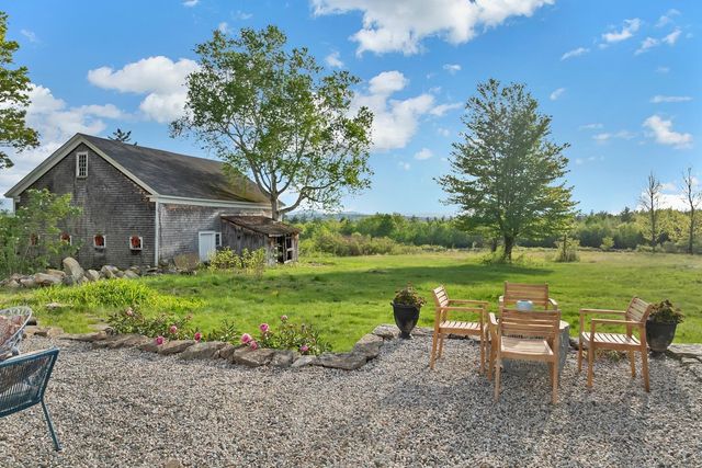 580 Pine Hill Road, Wolfeboro, NH 03894