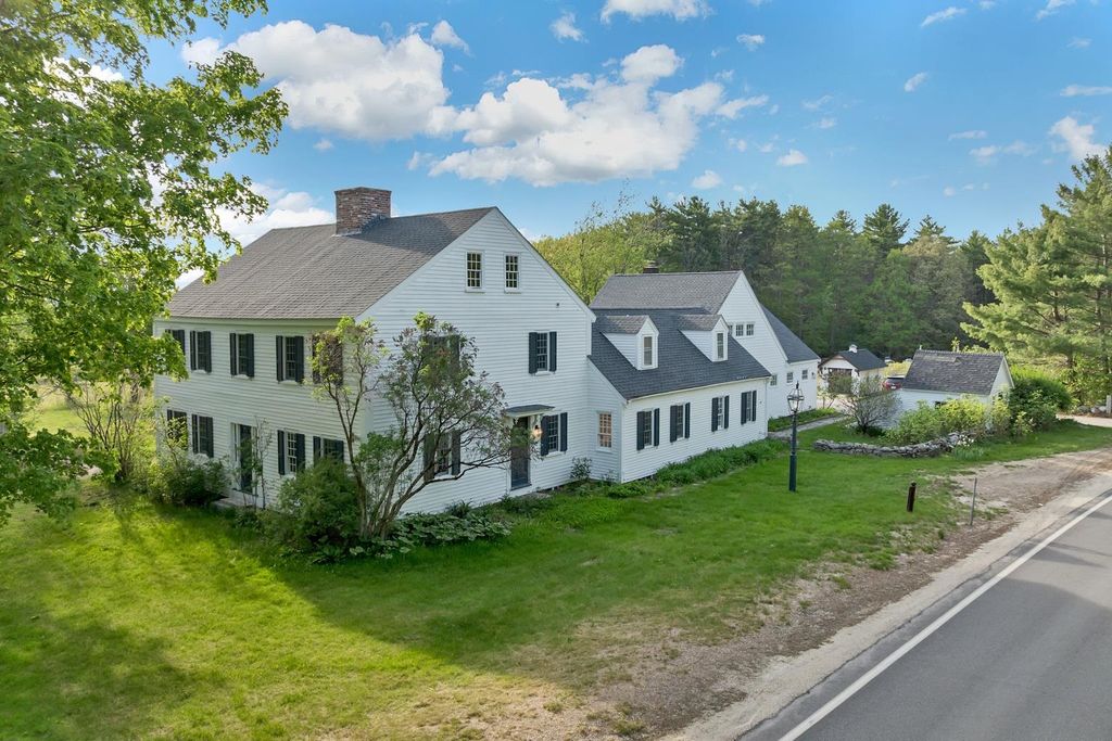580 Pine Hill Road, Wolfeboro, NH 03894
