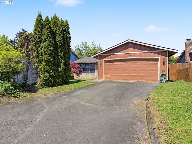 13725 Se CENTER St, Portland, OR 97236