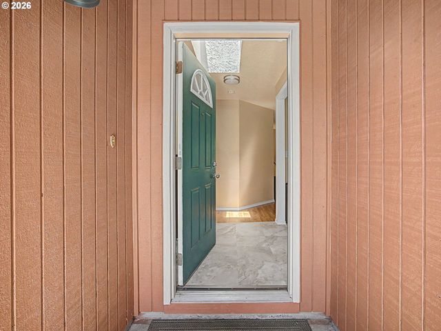 13725 Se CENTER St, Portland, OR 97236