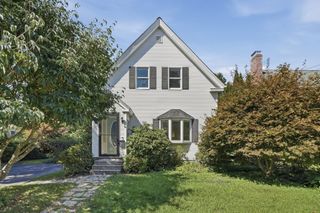 19 Forest Avenue, Natick, MA 01760