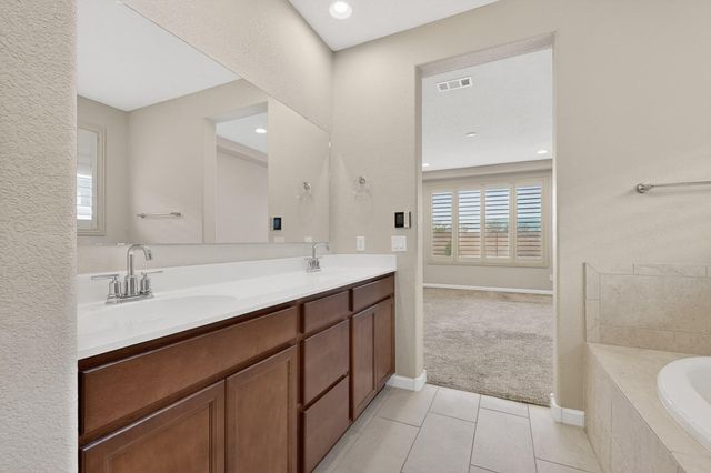 3062 W Turquesa Loop SE, Rio Rancho, NM 87124