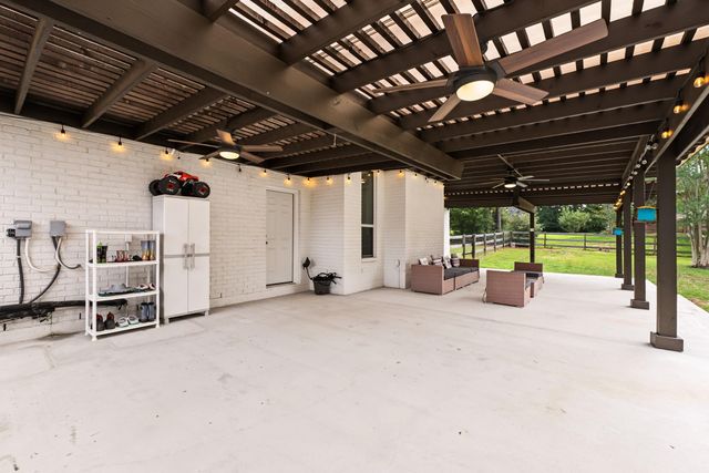 421 Trace Way Drive, Montgomery, TX 77316