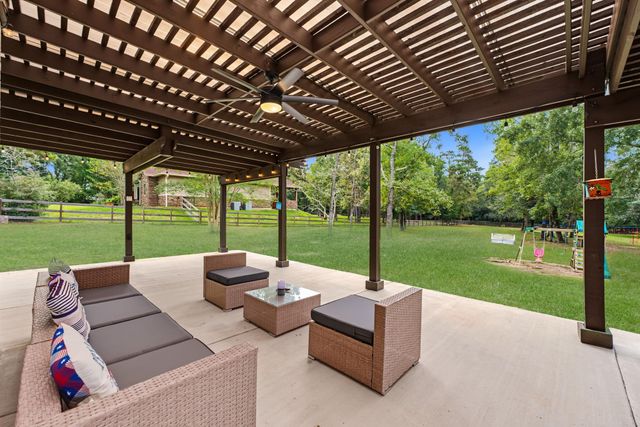 421 Trace Way Drive, Montgomery, TX 77316