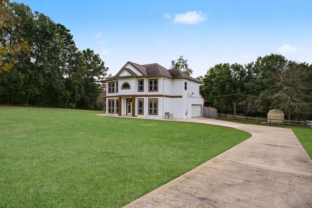421 Trace Way Drive, Montgomery, TX 77316